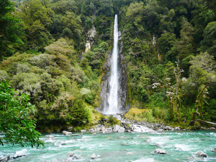 Quelles cascades valent le détour en Nouvelle-Zélande ? 