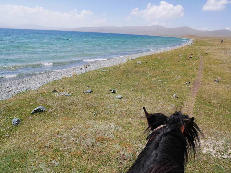 Où faire du cheval au Kirghizistan ? 