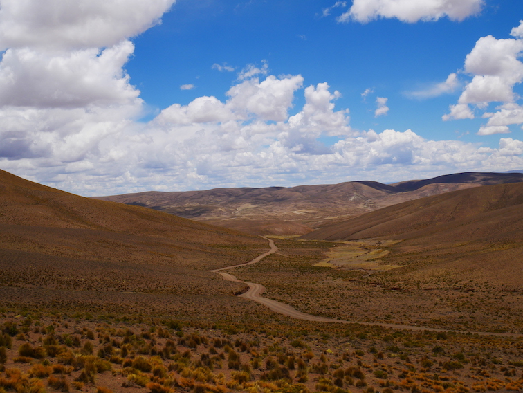 Une route de Bolivie dans le Sud Lipez. 