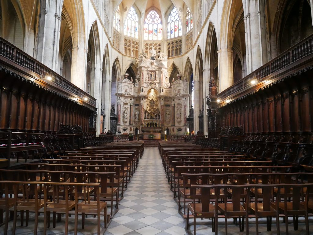 Intérieur de la cathédrale Saint Etienne. 