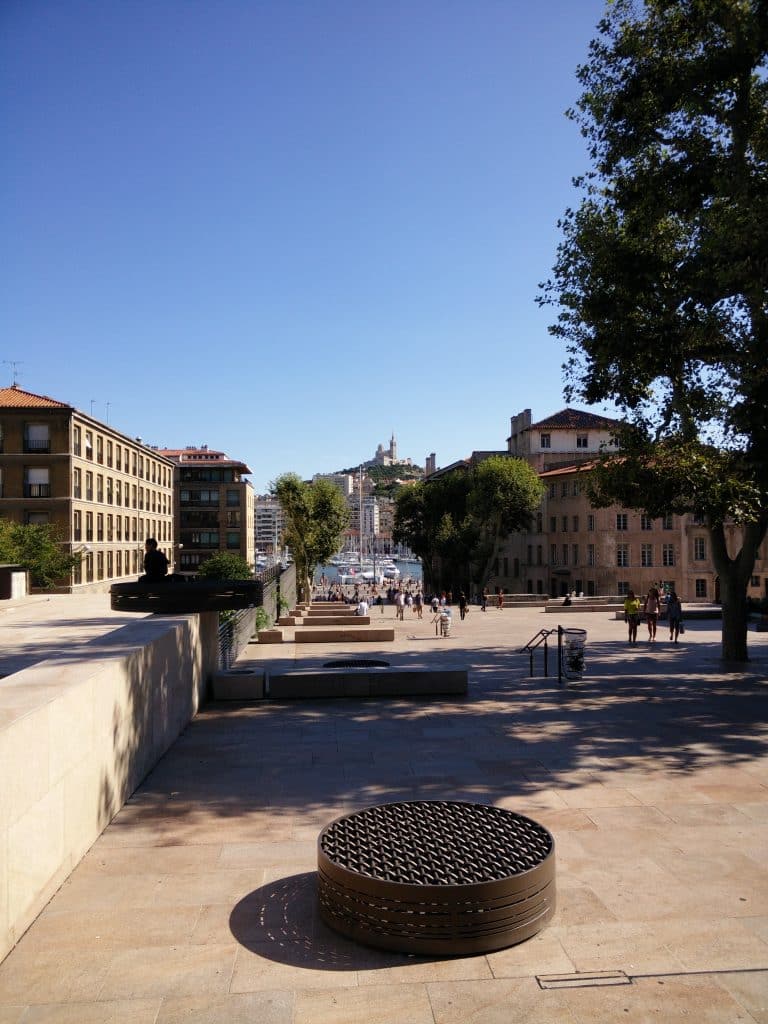 Photo de Notre-Dame de la Garde vue d'en bas